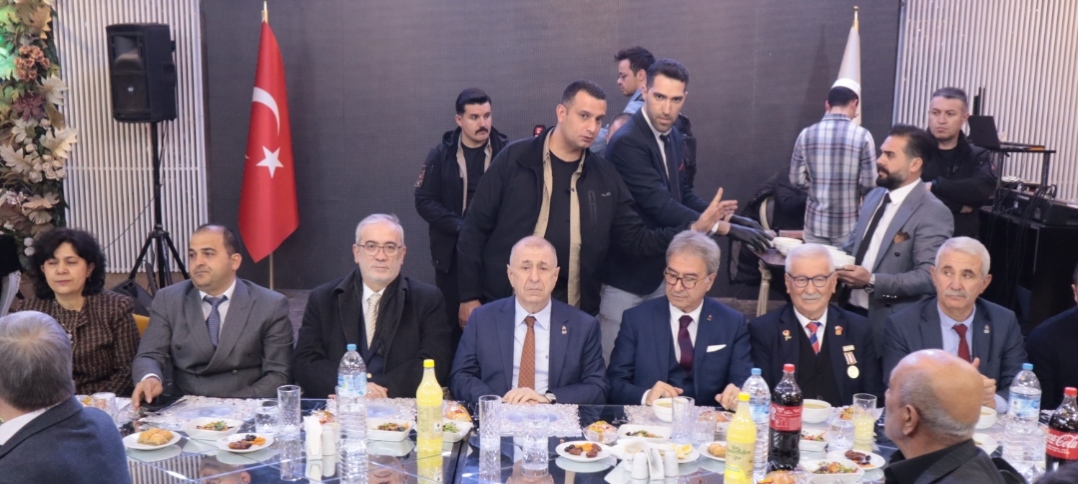 Ümit Özdağ’dan Eskişehir’de Sert Mesajlar: “Kim Size ‘Türk Değilsiniz’ Derse Hesabını Sandıkta Sorun”