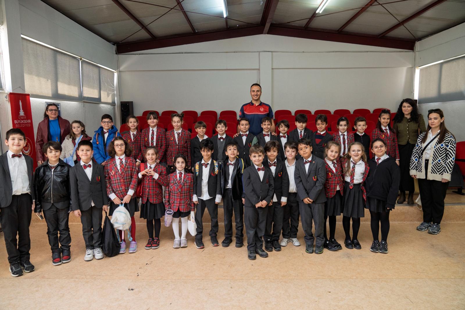 Depremle Yaşamayı Sanal Gerçeklikle Öğreniyorlar: Buca Toros’ta Afet Eğitimi