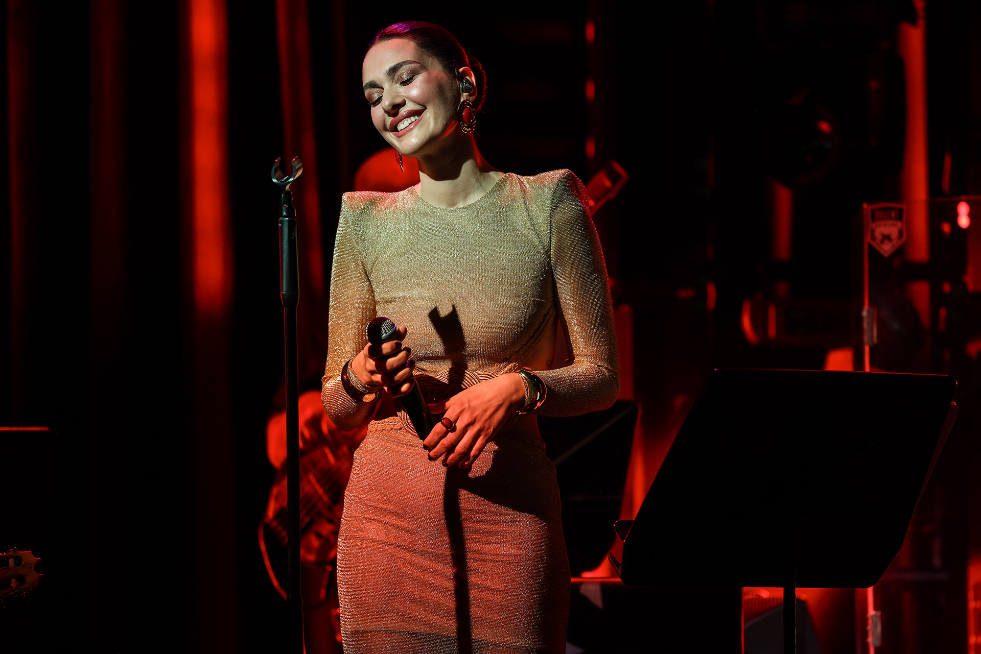 BERGÜZAR KOREL İLE ‘HATIRLADIKÇA' YENİDEN: ZORLU PSM’DE DUYGU YÜKLÜ BİR GECE DAHA!