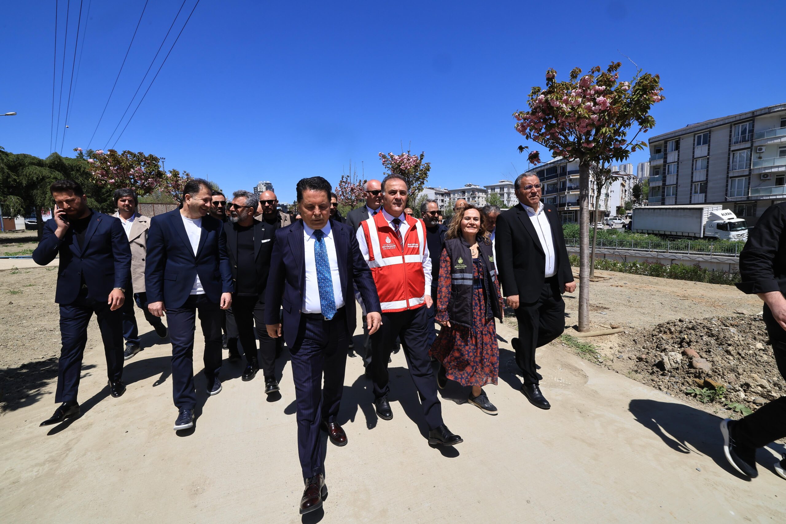 Esenyurt’ta “Barış ve Kardeşlik Köprüsü” Mesajı: “Hizmet Durmaz, Halkın İradesi Engellenemez”