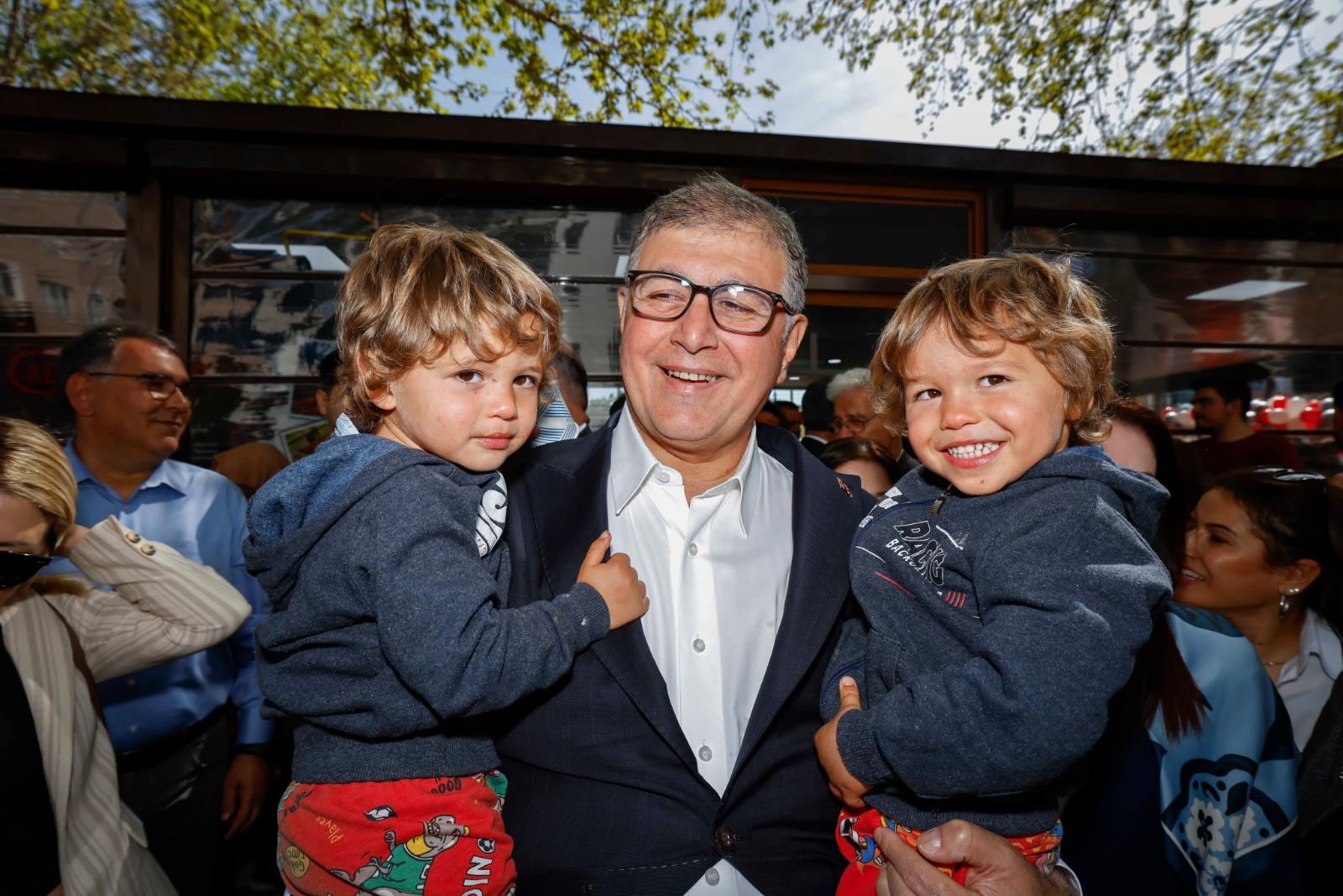 Cemil Tugay’dan 23 Nisan Mesajı: “En Büyük Gücümüz Yetiştirdiğimiz Nesiller”