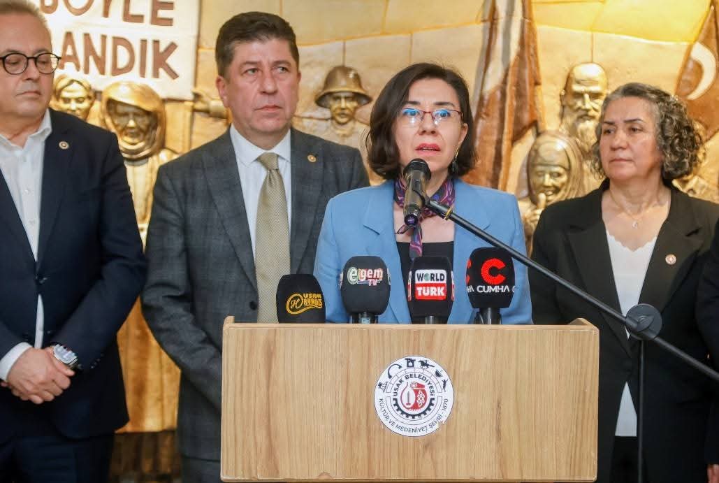 CHP’NİN UŞAK BELEDİYE BAŞKANI HATİCE ÖZKAN TERKECİ OLDU