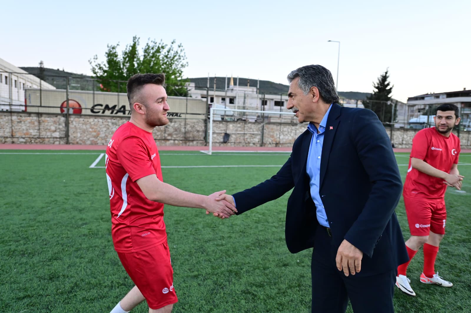 Gemlik’te Emek Sahaya İndi: 3. Emek Kupası Heyecanı Başladı!