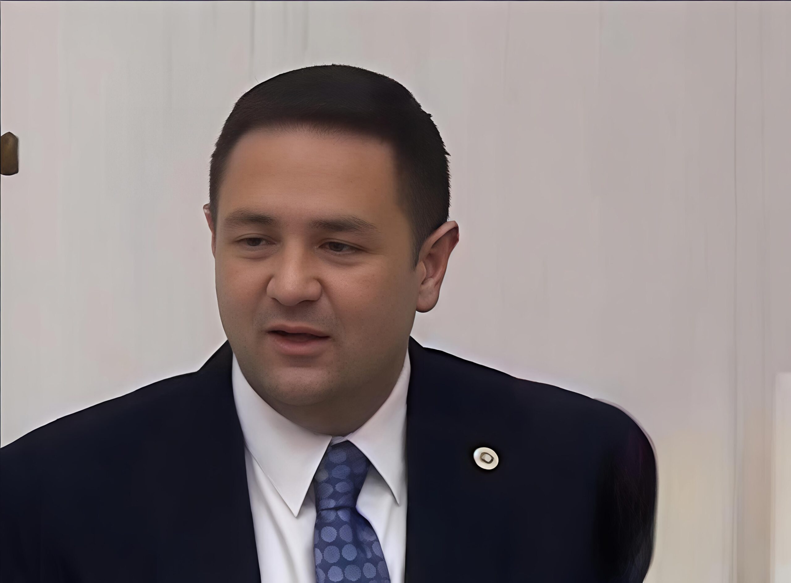 CHP’li Umut Akdoğan’dan AK Parti’ye Sert Eleştiri: “Sevmezsiniz” Çıkışı Gündem Oldu