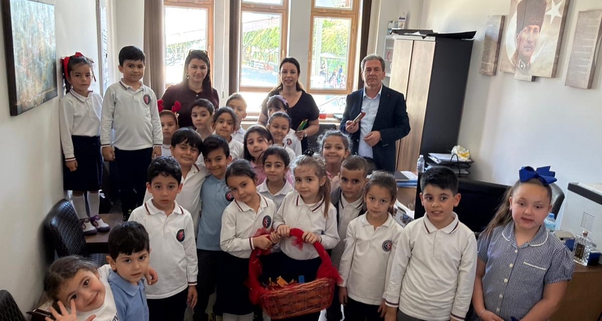 Minik Kalplerden Büyük Mesajlar: 1/B Sınıfının Sevgi Dolu Notları