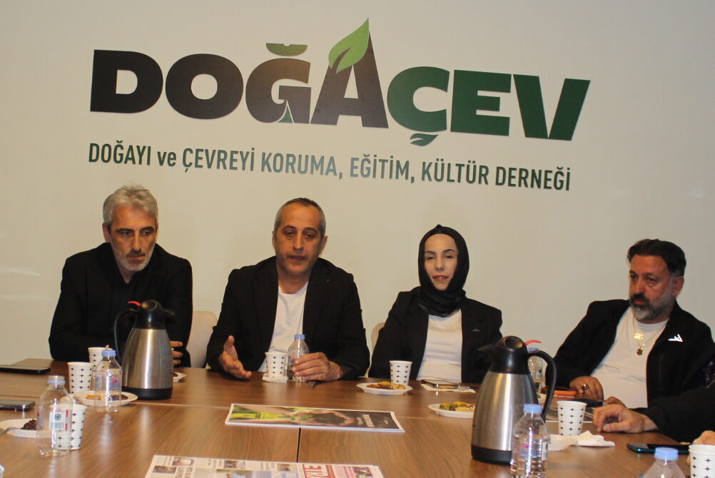 GAZETECİ ZAFER YILMAZ SAHAYA İNDİ: DOĞAÇEV İLE “TOPLUMA DOKUNAN” YENİ MODEL