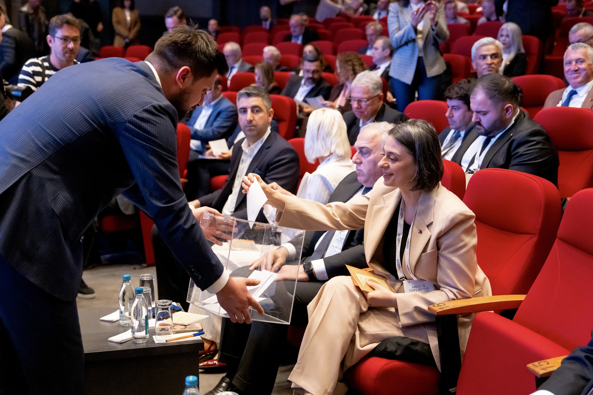 Marmara’da Yeni Dönem: Başkanlık Koltuğu Ahmet Akın’a Geçti!”
