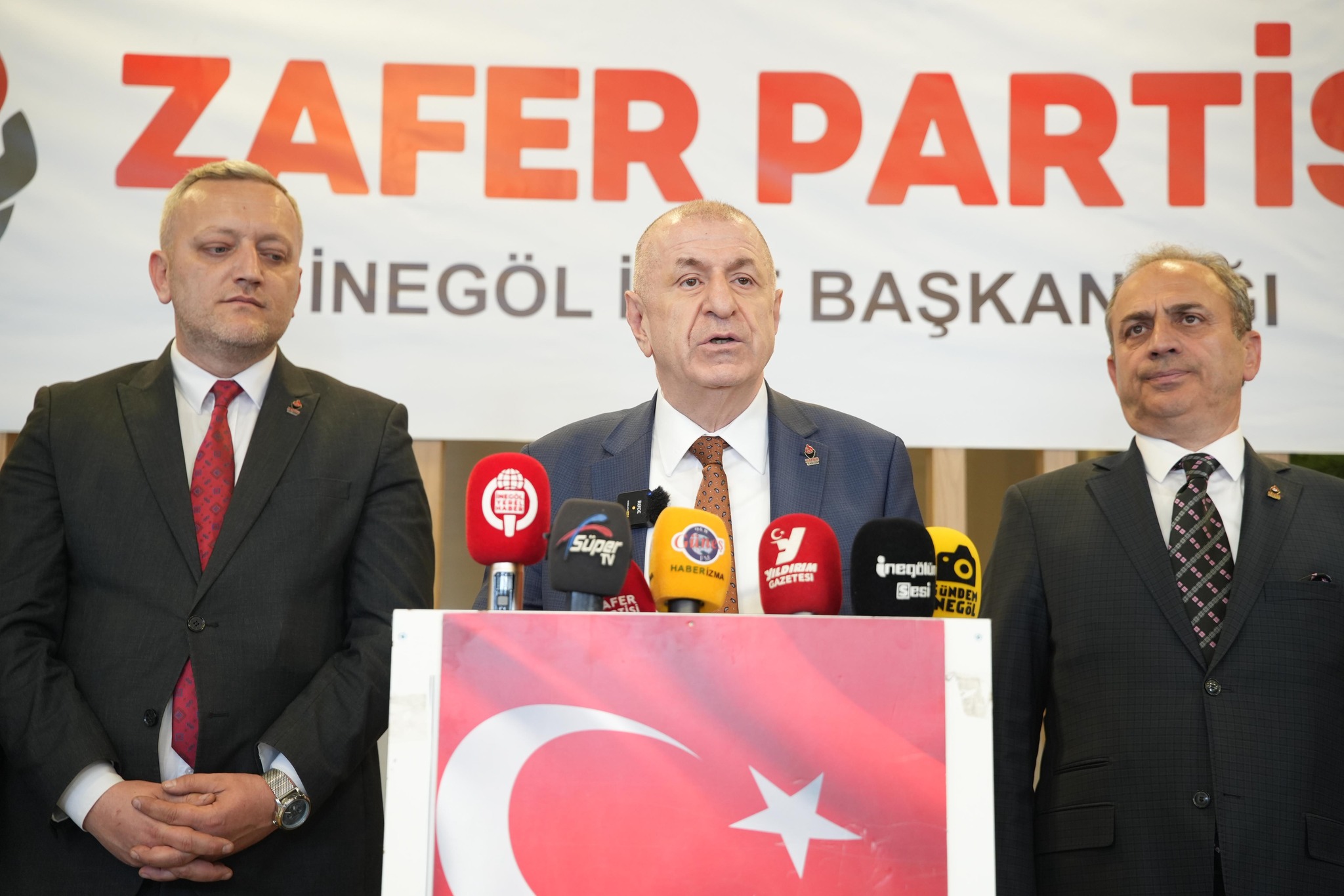 Ümit Özdağ: “Türkiye’de Şiddet Münferit Değil, Derin Bir Sorunun Yansıması”