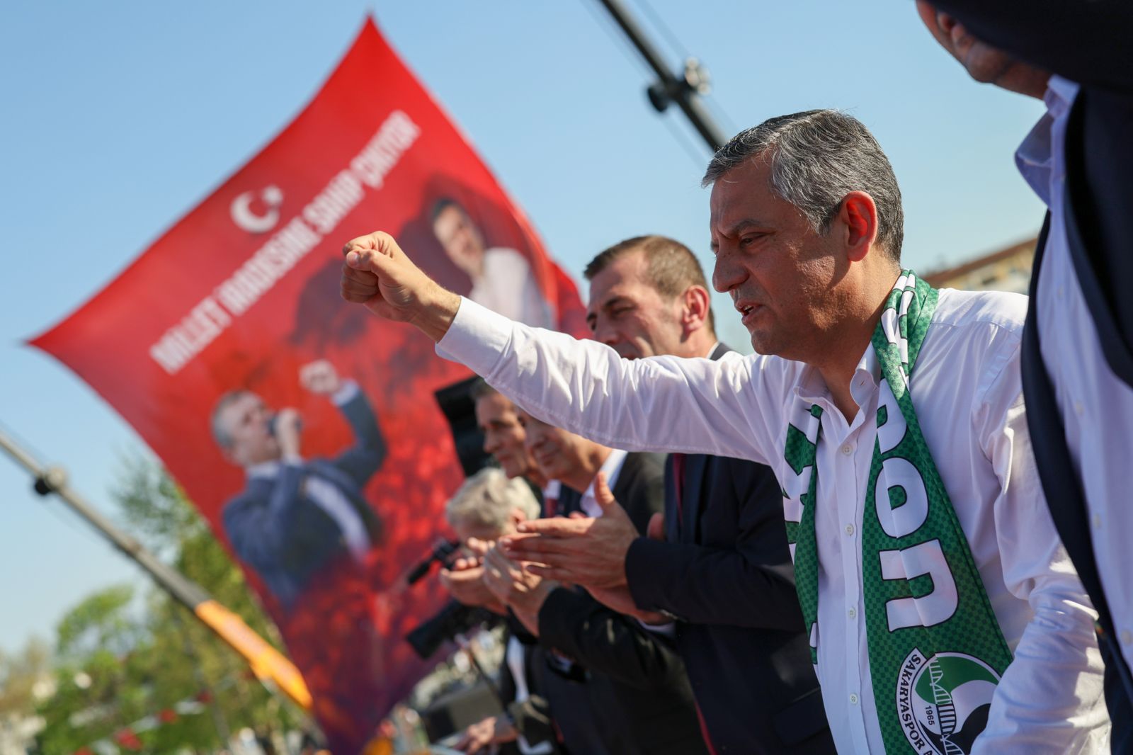 Özgür Özel Sakarya’da AK Parti’nin Kalesini Titretti: “Geçim Yoksa Seçim Var!”