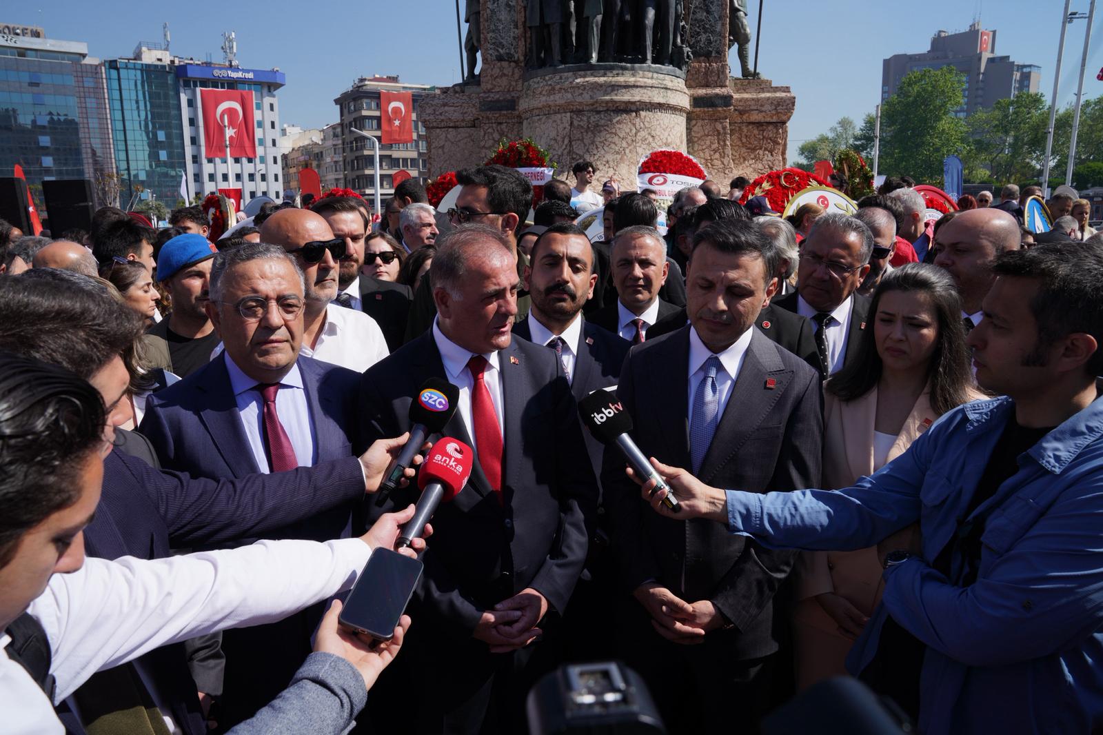 TAKSİM’DE 19 MAYIS TÖRENİ: NURİ ASLAN’DAN “CUMHURİYETE SAHİP ÇIKACAĞIZ” MESAJI