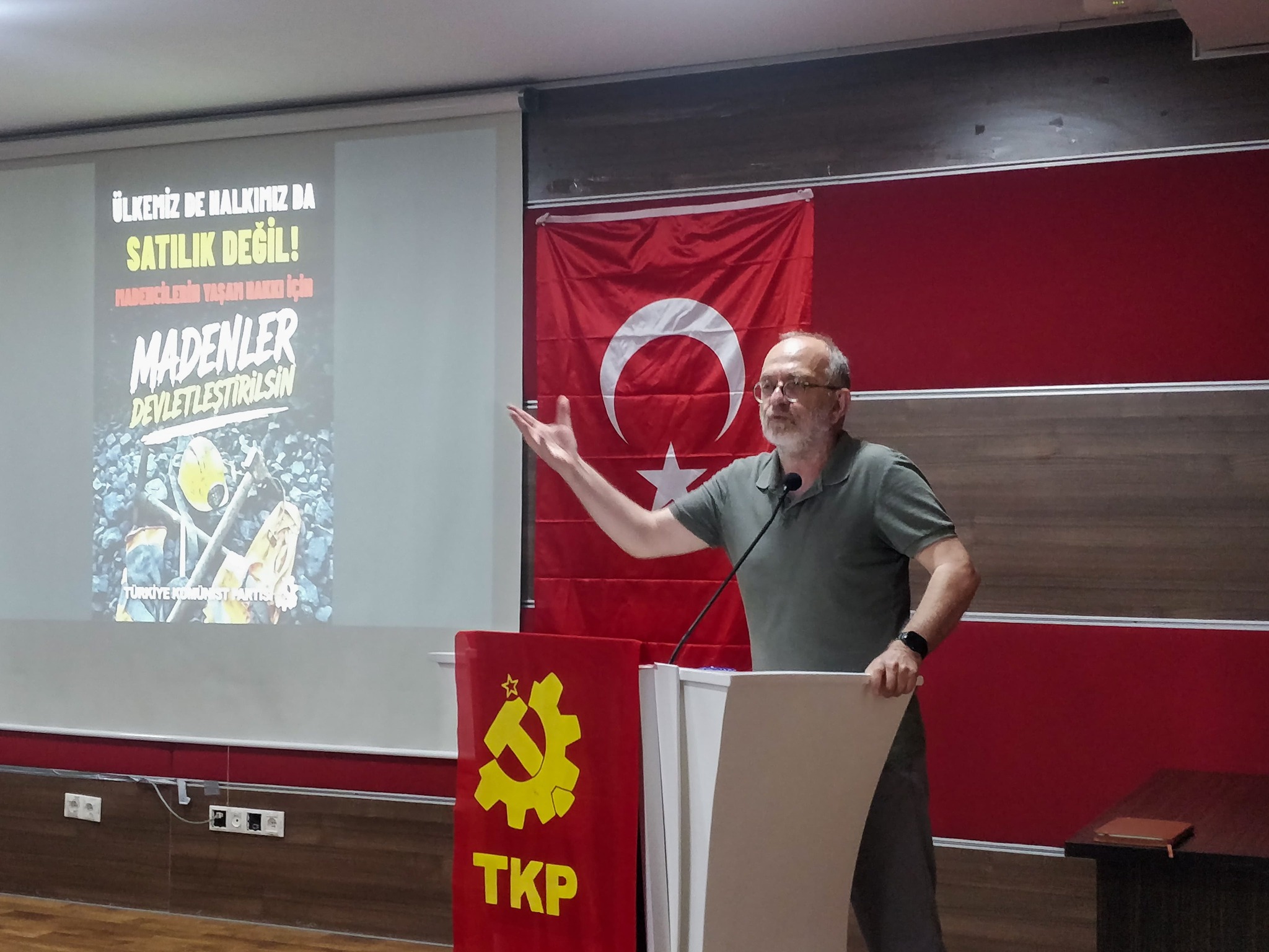 TKP GENEL SEKRETERİ KEMAL OKUYAN MUĞLA’DA KONUŞTU: “SORUNLARIN ORTAK NEDENİ HER ŞEYİN PATRONLARIN DENETİMİNE BIRAKILMASI”