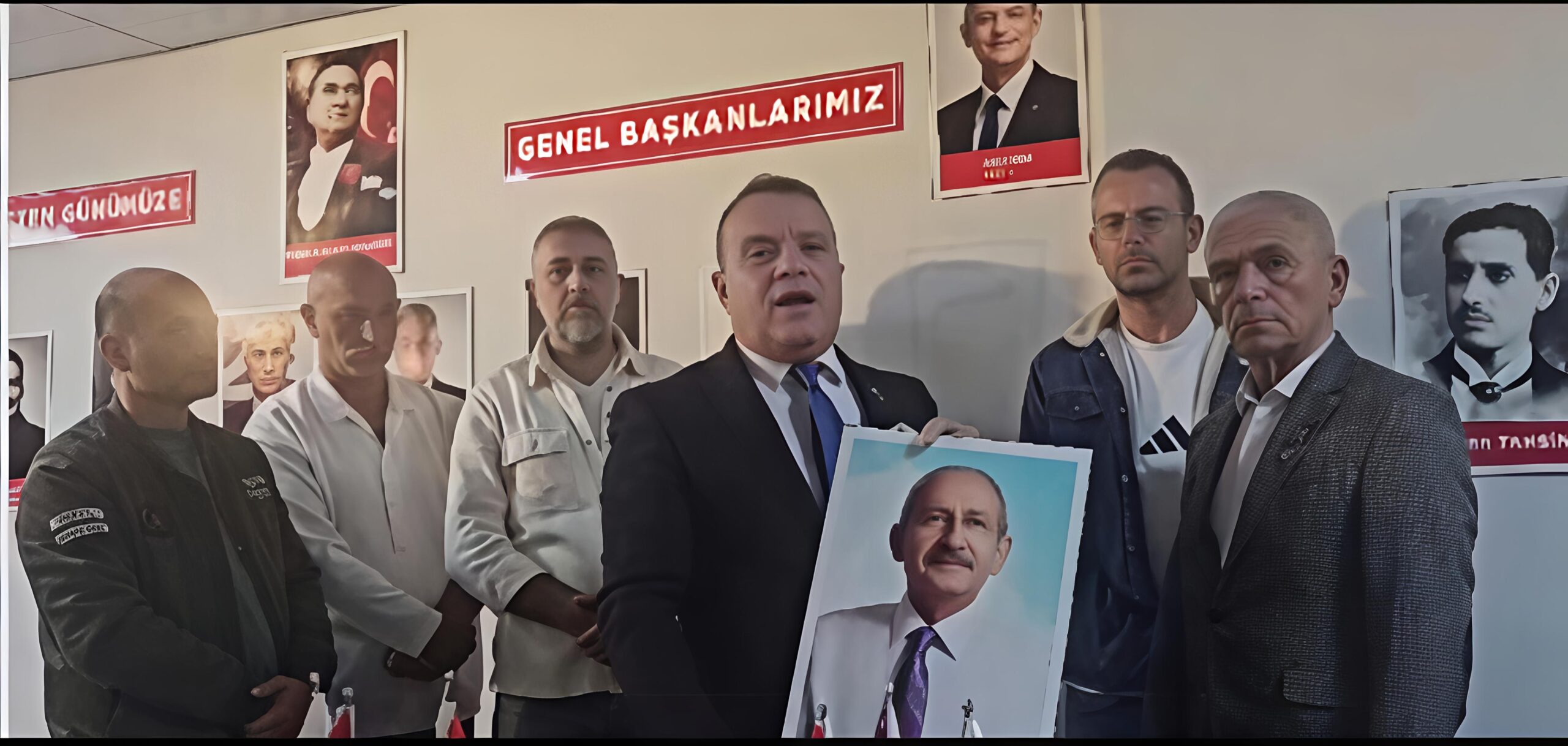 CHP’de Tarihi Kırılma: Türkiye Genelinde Kemal Kılıçdaroğlu’nun Resimleri İndirildi!