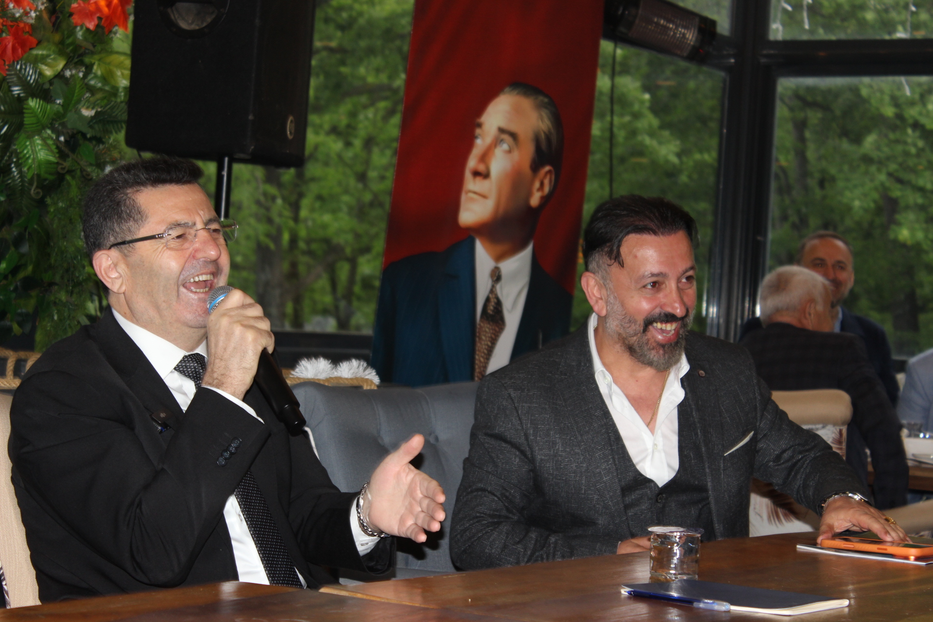 ÇEKMEKÖY’DE KENTSEL DÖNÜŞÜM İÇİN "ORTAK AKIL" BULUŞMASI: BAŞKAN ORHAN ÇERKEZ ÇEKMÜDER İLE BİR ARAYA GELDİ