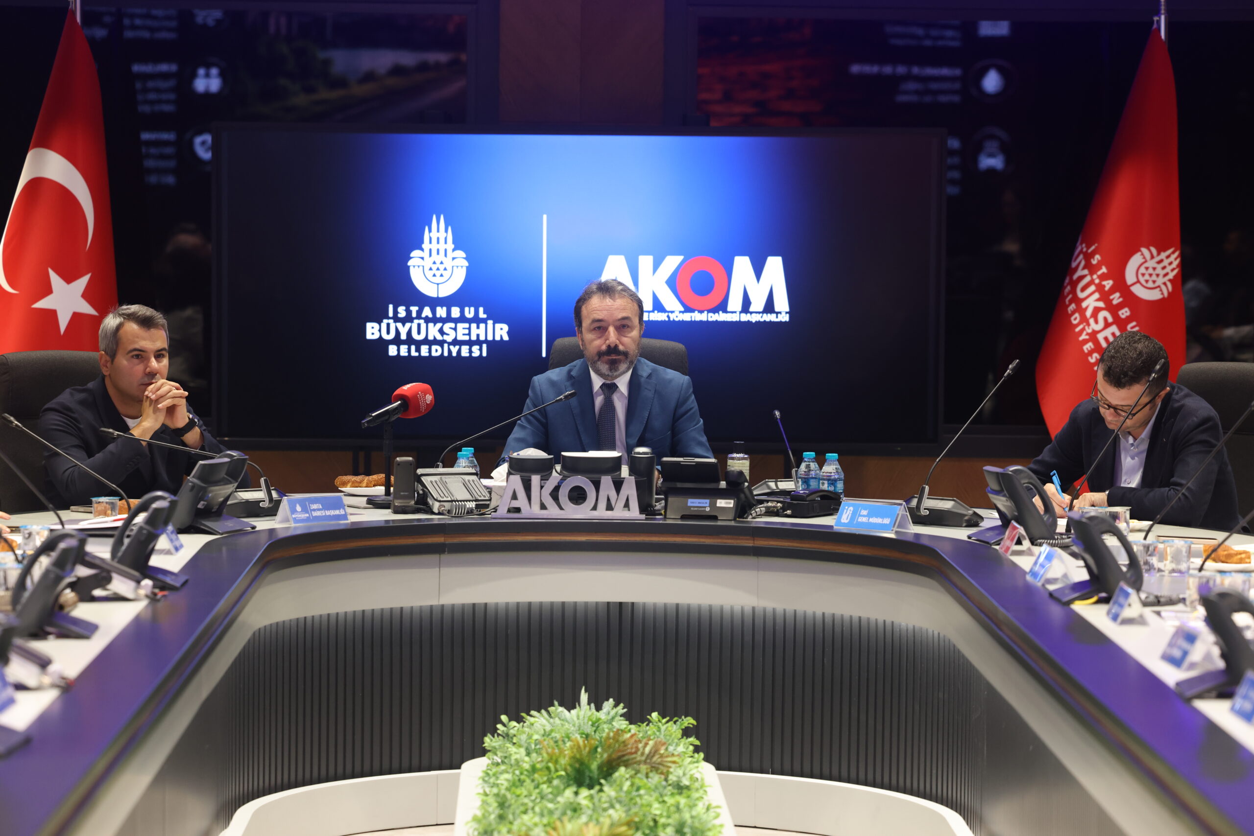 İBB’DEN AŞIRI SICAKLARA KARŞI YENİ ADIM: “ISI DİRENÇLİ KOORDİNASYON MASASI” KURULDU