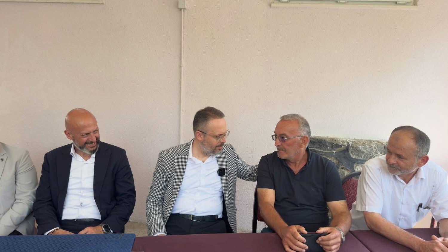 AK Parti Çekmeköy Teşkilatı 21 Mahallede Eş Zamanlı Saha Programı Gerçekleştirdi