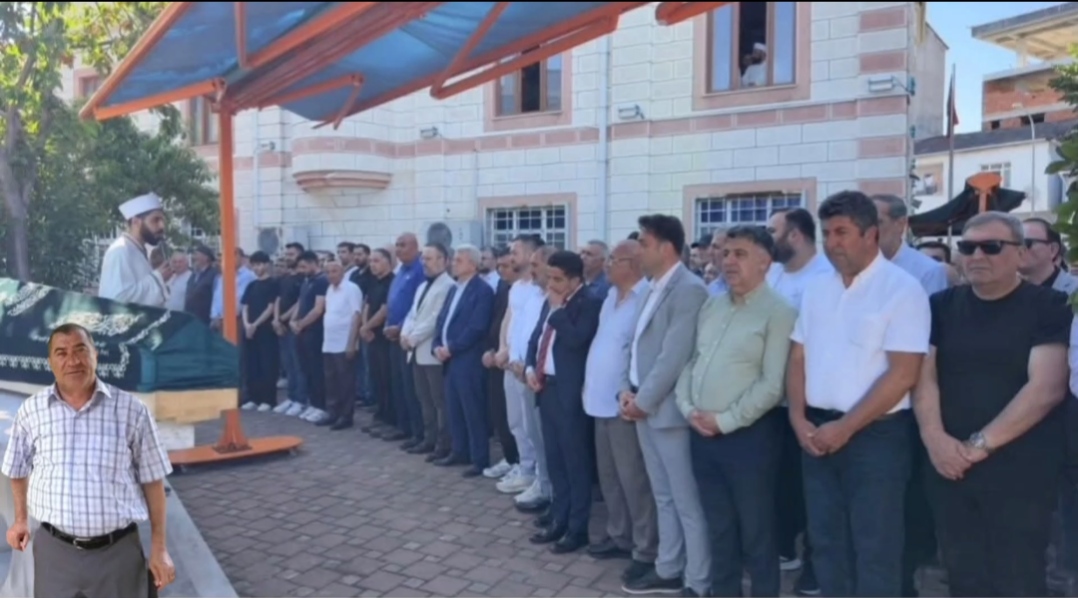 CHP Çekmeköy Meclis Üyesi Önder Ulutaş’ın Acı Günü: Yener Ulutaş Son Yolculuğuna Uğurlandı