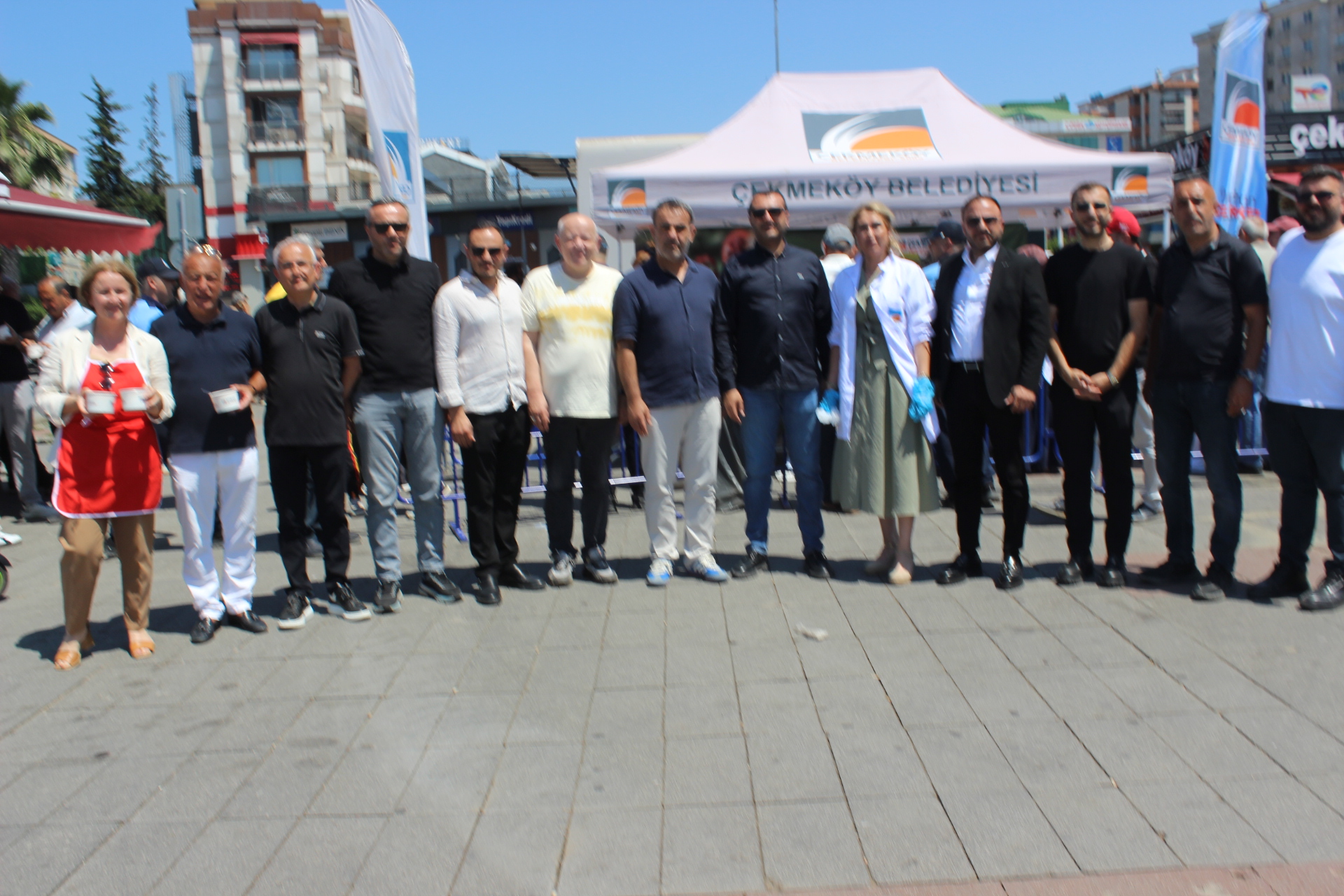 Çekmeköy’de Muharrem Ayı Bereketi: Çekmeköy Belediyesi ve ÇEKSİAD’dan Vatandaşa Aşure İkramı
