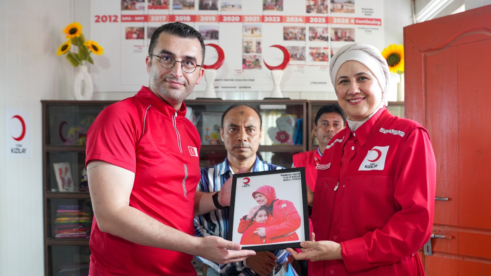 Türk Kızılay Genel Başkanı Fatma Meriç Yılmaz Bangladeş'te Arakanlı Mültecileri Ziyaret Etti