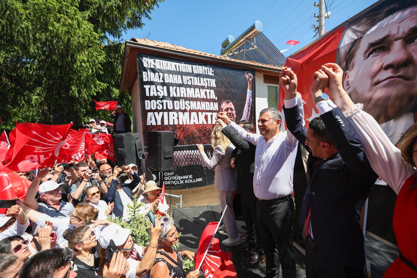 ÖZGÜR ÖZEL GÜMÜŞHANE’DE: "BANA BİNA LAZIM DEĞİL, SİZİNLE BİRLİKTE SEÇİM KAZANMAK LAZIM!"