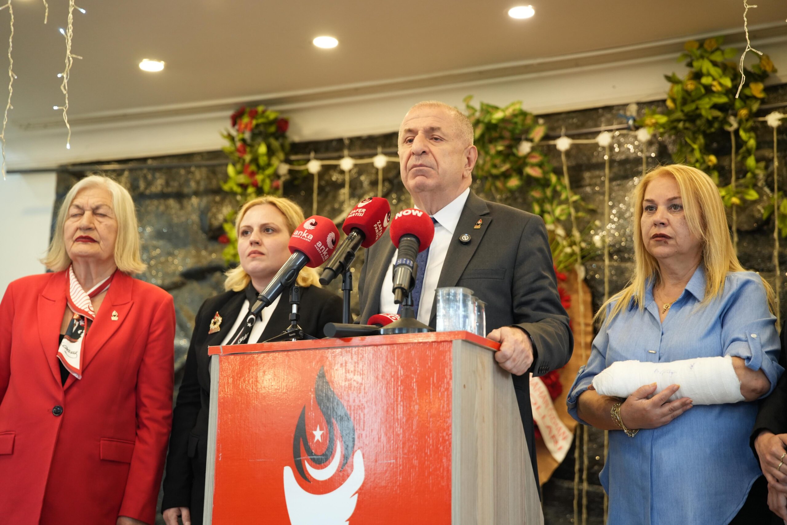 Ümit Özdağ Pendik'te Türk Kadınlarına Seslendi: “Kadın Çökerse Aile, Aile Çökerse Toplum Çöker”