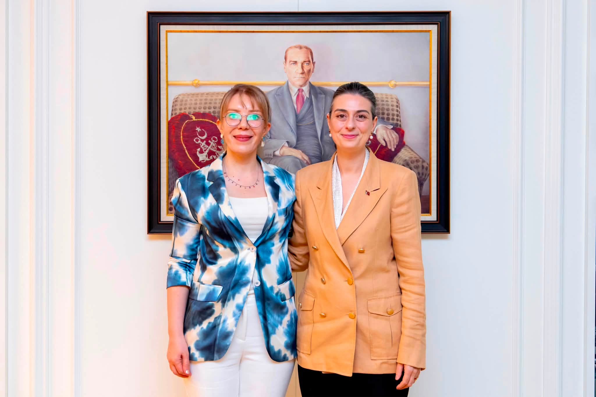 Üsküdar Belediyesi'nde Dayanışma Buluşması: Sinem Dedetaş, CHP Heyetini Ağırladı