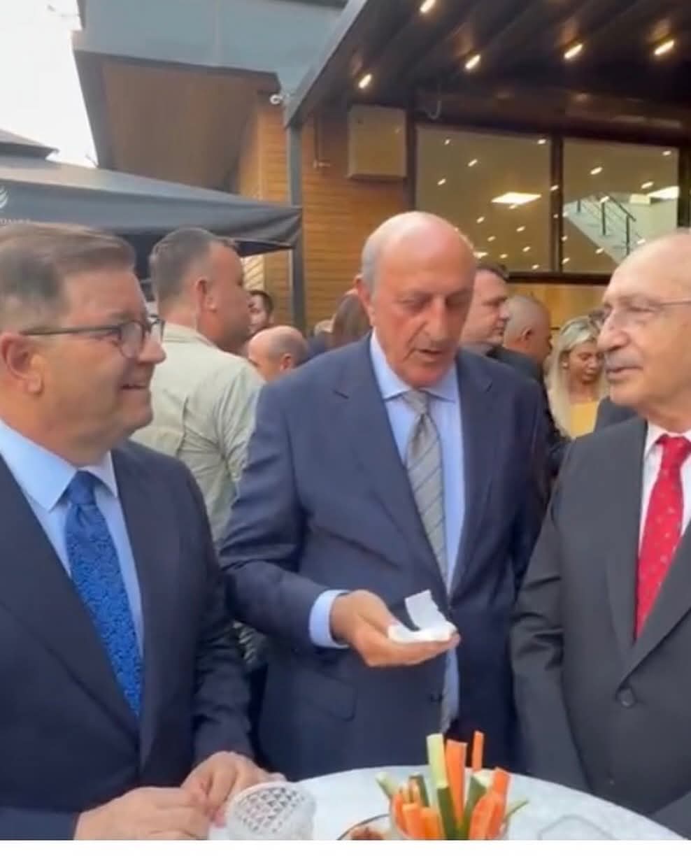 CHP RESMİ HESABININ "GENEL BAŞKANIMIZ KILIÇDAROĞLU" PAYLAŞIMI ORTALIĞI KARIŞTIRDI: TABANDAN SERT TEPKİ YAĞDI!