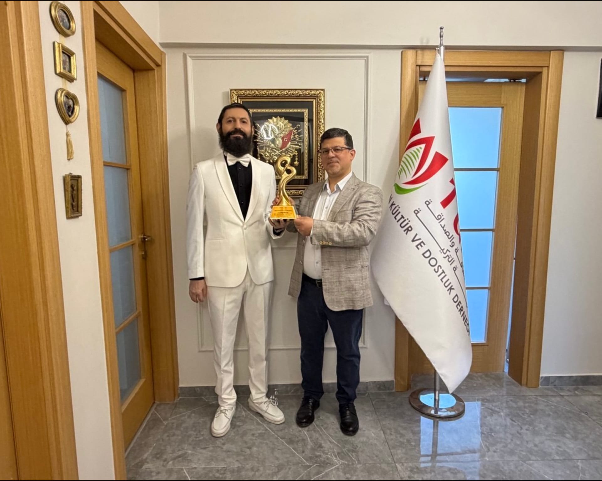 Akif Manaf'a “Lübnan-Türkiye Dostluk ve Barış Ödülü” Verildi