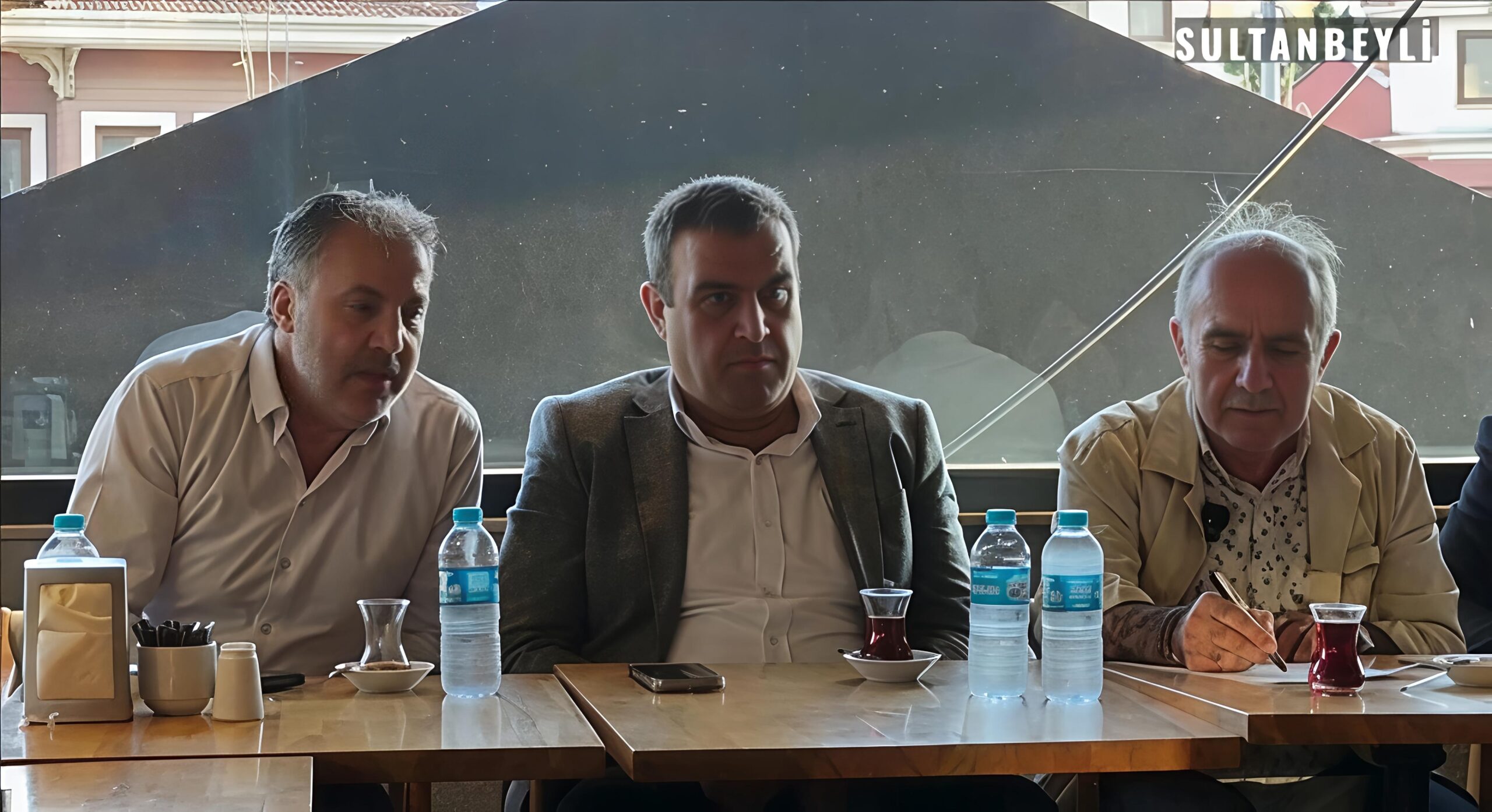 CHP İstanbul İl Başkan Yardımcıları Şen ve Narsap Sultanbeyli'de Partililerle Buluştu: Birlik ve Vefa Mesajları Verildi