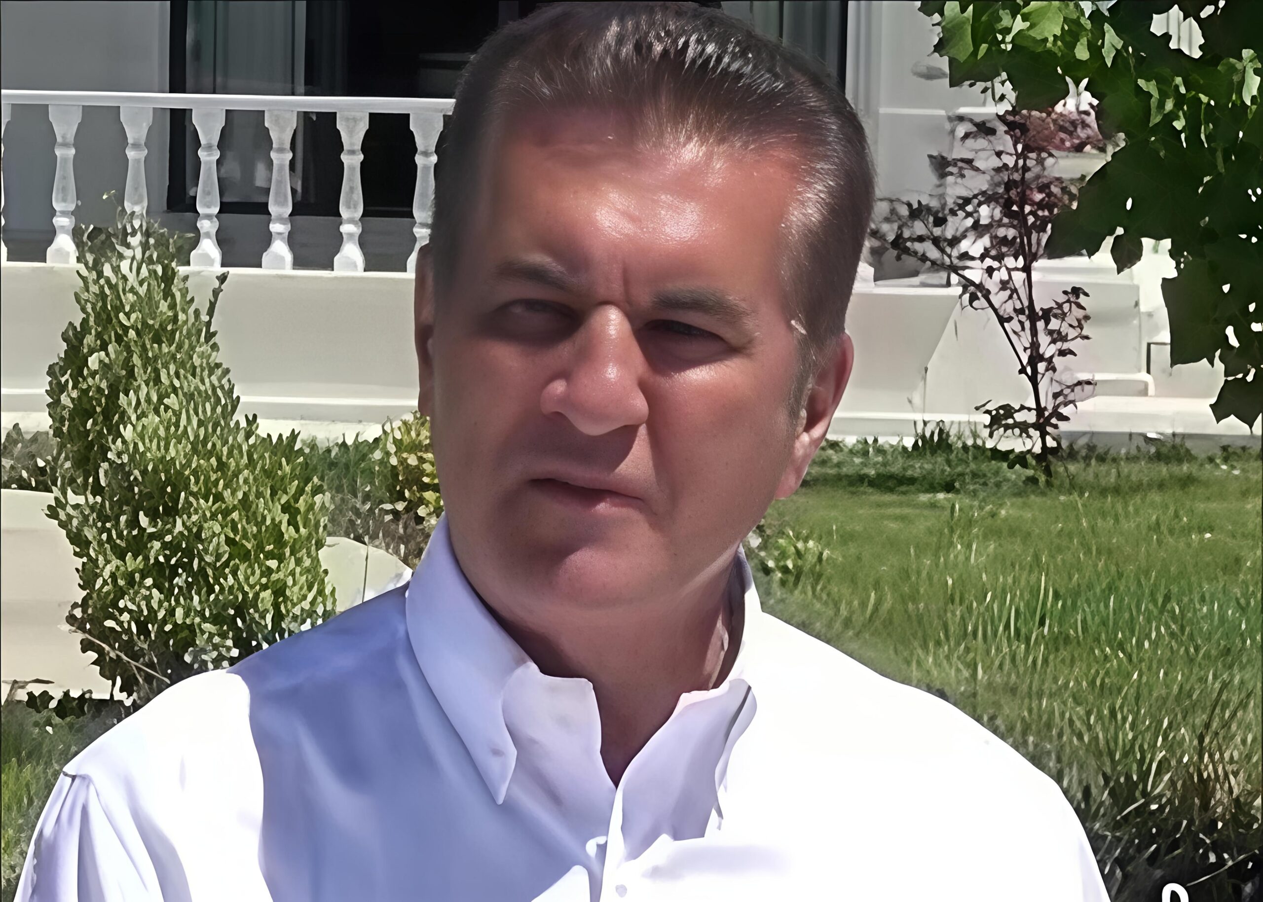 Mustafa Sarıgül Basın Toplantısında Gözyaşlarını Tutamadı: "CHP Benim Yuvam"