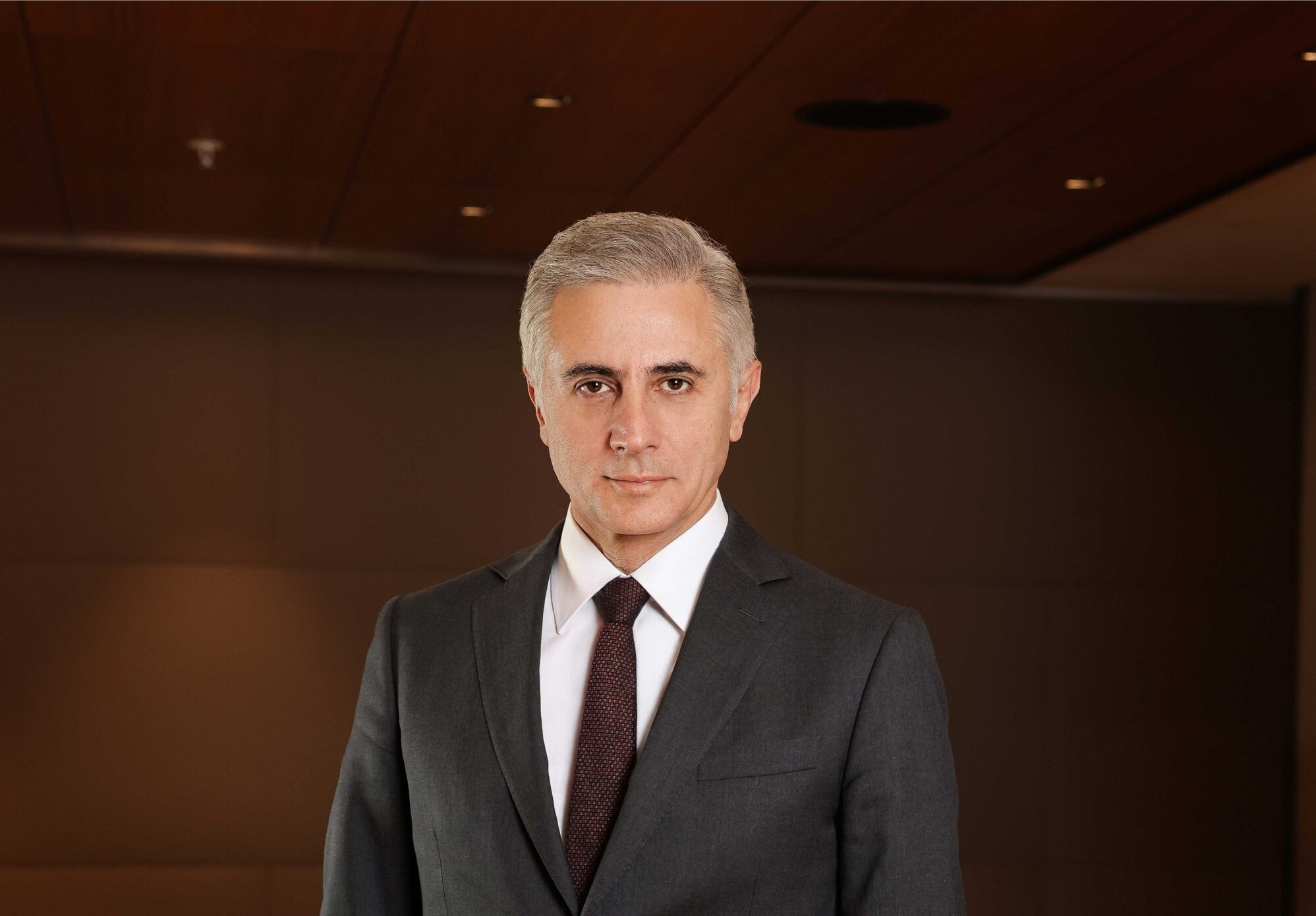 DenizBank Yeni Kurumsal Kimliğini Tanıttı! Güncellenen Logo ve Şube Görselleri Medyayla Paylaşıldı