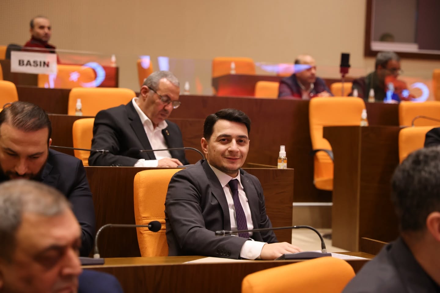 Çekmeköy Meclisinde Altyapı Önergesi Reddedildi: AK Parti ve Fevzi Varlı Arasında "İSKİ" Tartışması!