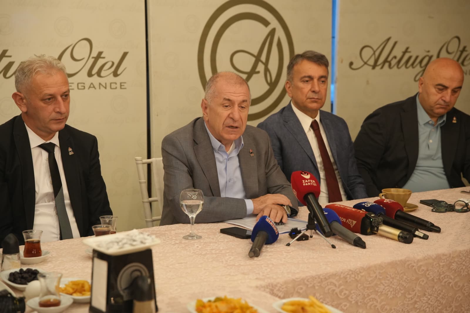 Ümit Özdağ: "Seçim Vatandaşın Zihninde Başladı, Türkiye Ağır Bir Ekonomik Buhran Yaşıyor"