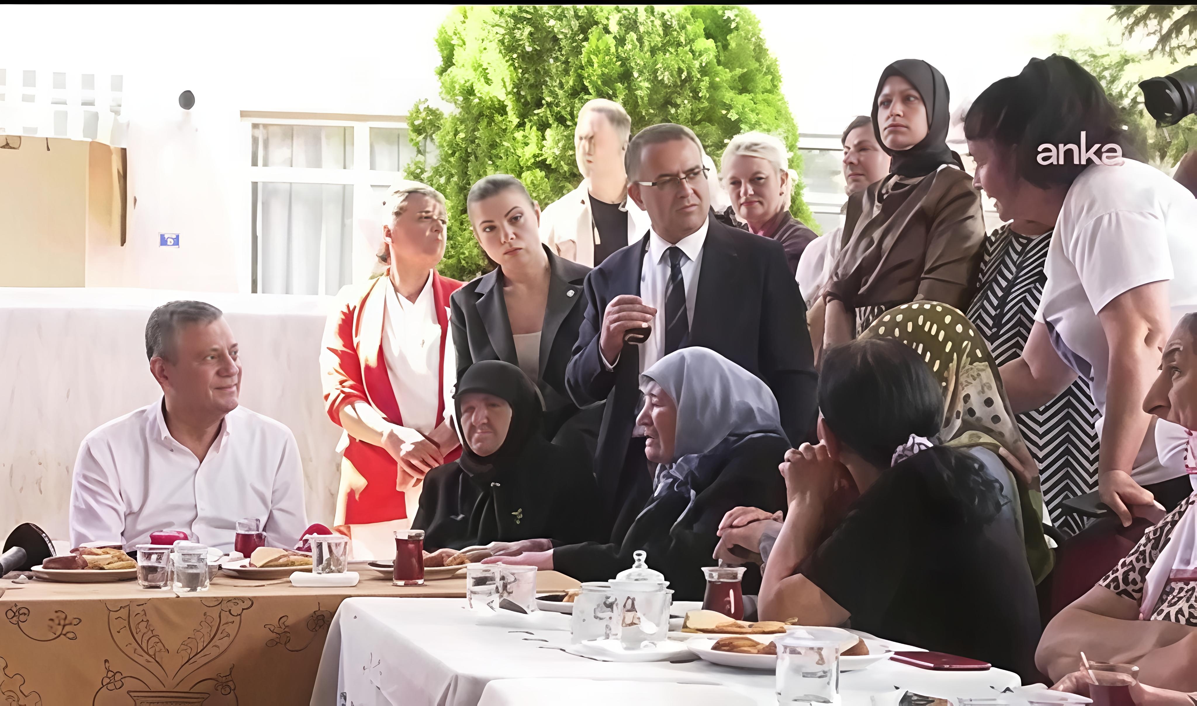 Derince’de Özgür Özel Rüzgârı: Halkın Sorunlarını Sokakta Dinledi