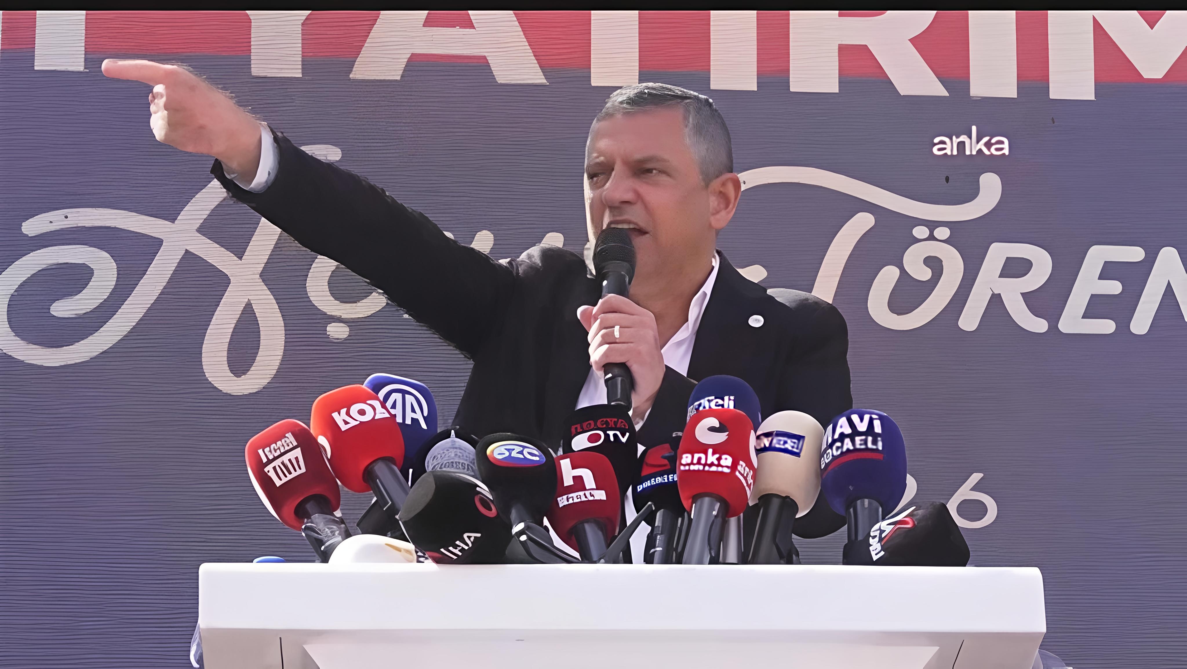 ÖZGÜR ÖZEL KOCAELİ’DE “HODRİ MEYDAN” DEDİ: EMEKLİDEN KADINA, EKONOMİDEN SİYASETE SERT MESAJLAR