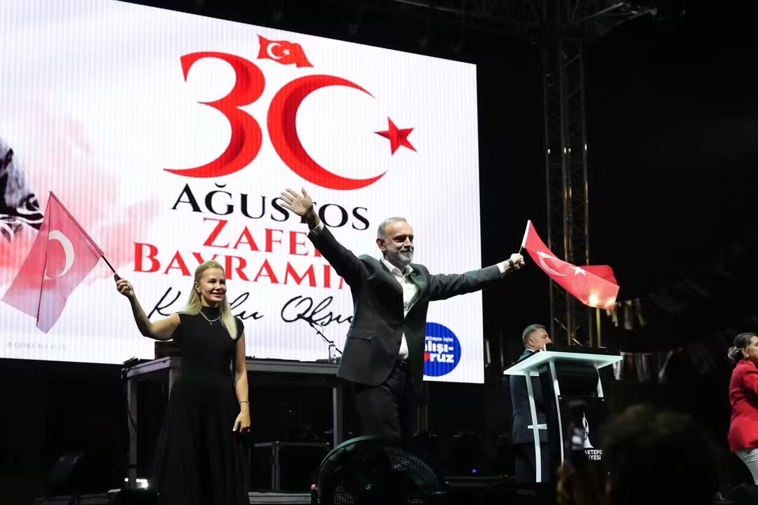 Sancaktepe’de Kültür Sanat Festivali Coşkusu! Başkan Alper Yeğin: “Bizi Bir Gün Olsun Yalnız Bırakmadınız”