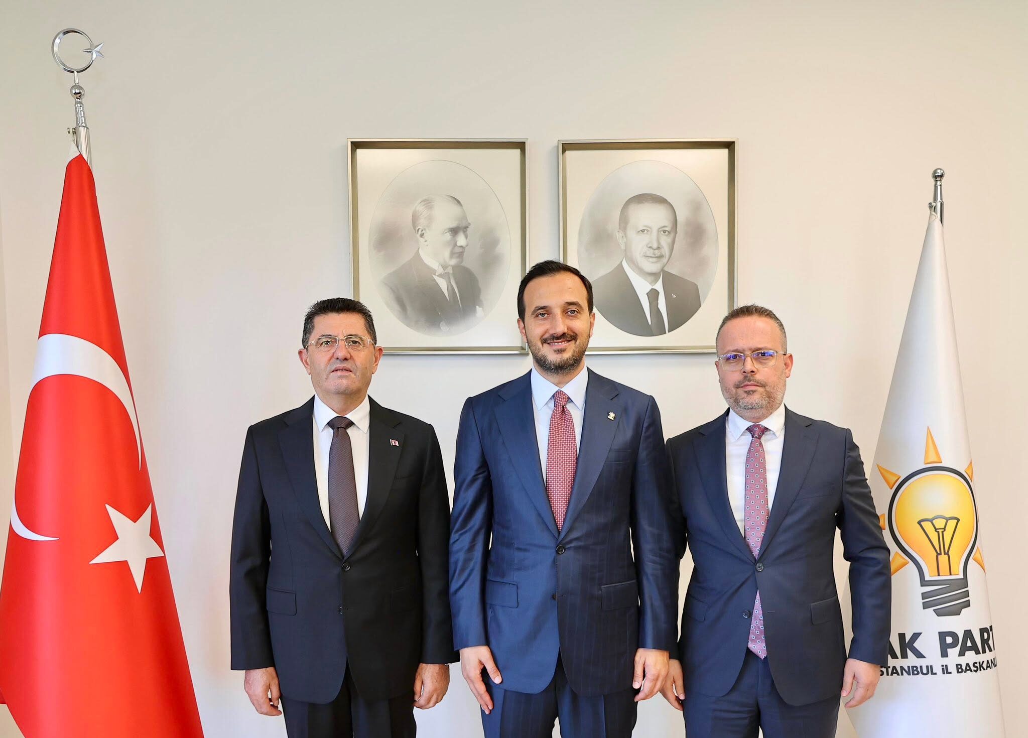 AK Parti İstanbul İl Başkanlığı’nda Birlik Mesajı: Abdullah Özdemir, Yeni Katılan Belediye Başkanlarını Ağırladı