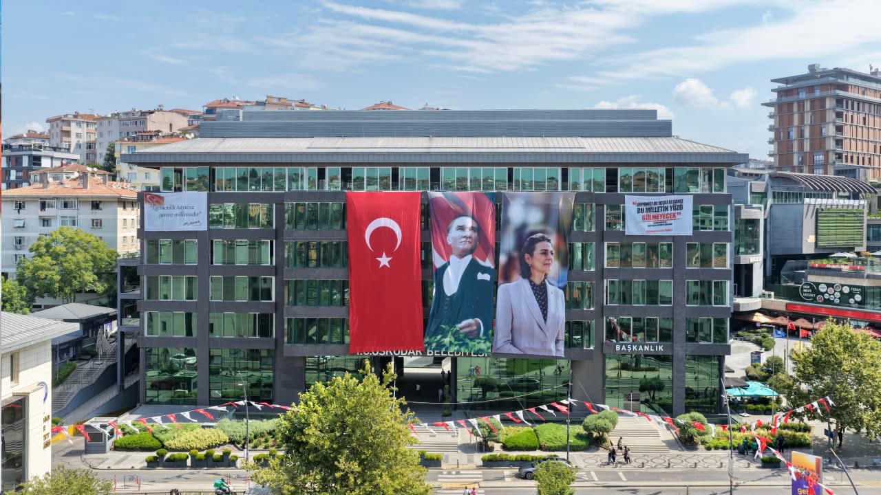 Üsküdar Belediyesi’nden Öğrencilere 7 Bin 500 TL Kırtasiye ve Okul Giysisi Desteği