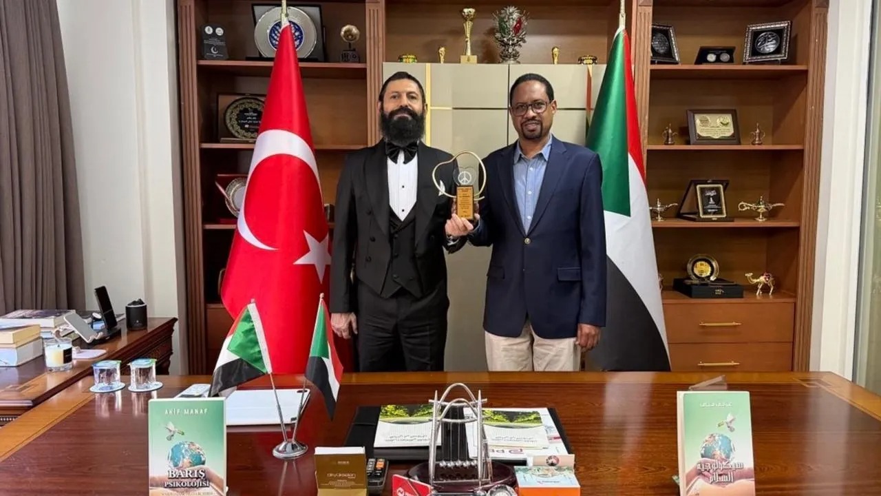 Akif Manaf’a “Sudan-Türkiye Barış Ödülü”