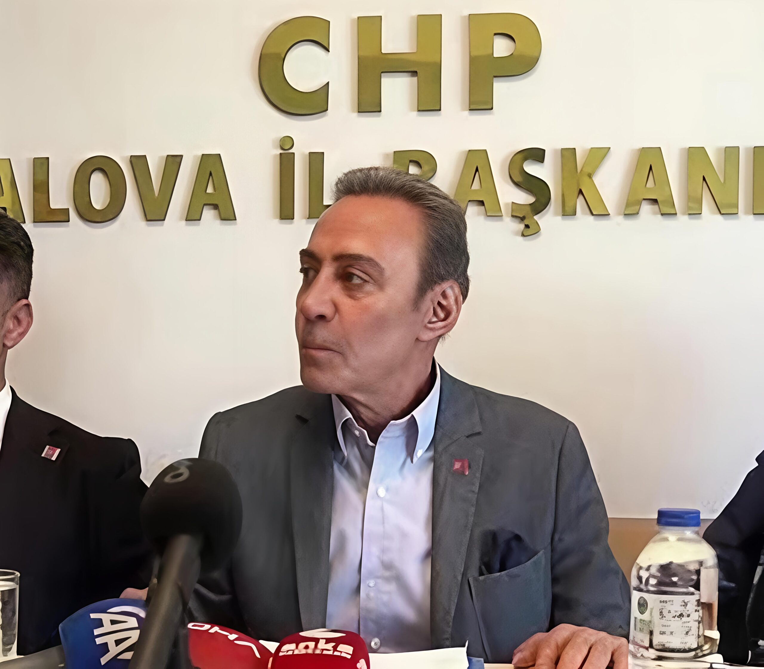 Berhan Şimşek’ten CHP’de Meşruiyet Tartışmasına Sert Yanıt: “Baba Ocağı Dediler, Babayı Hançerlediler”