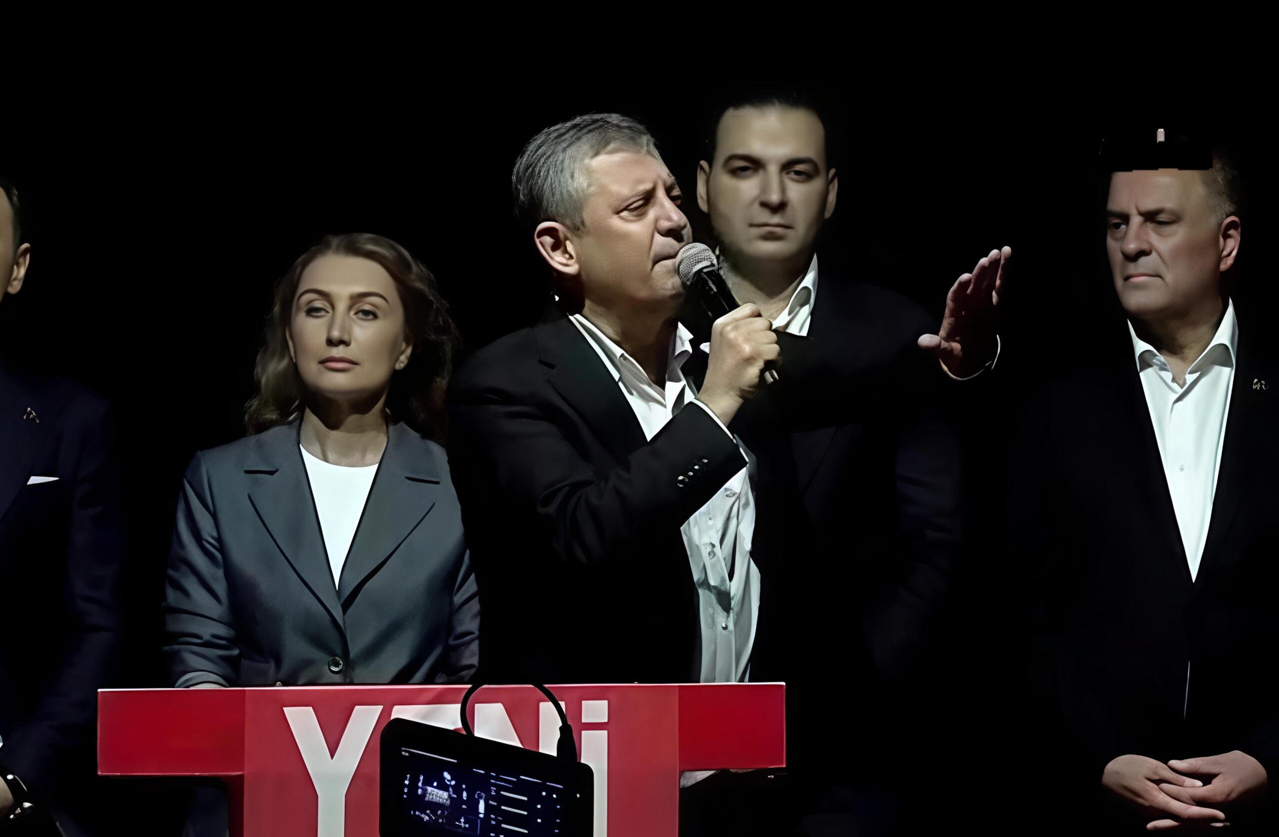Özgür Özel’den Çekmeköy, Şile ve Tuzla İddiaları: “Bu Dünya Siyaset Tarihinin En Büyük Yolsuzluk Skandallarından Biri”