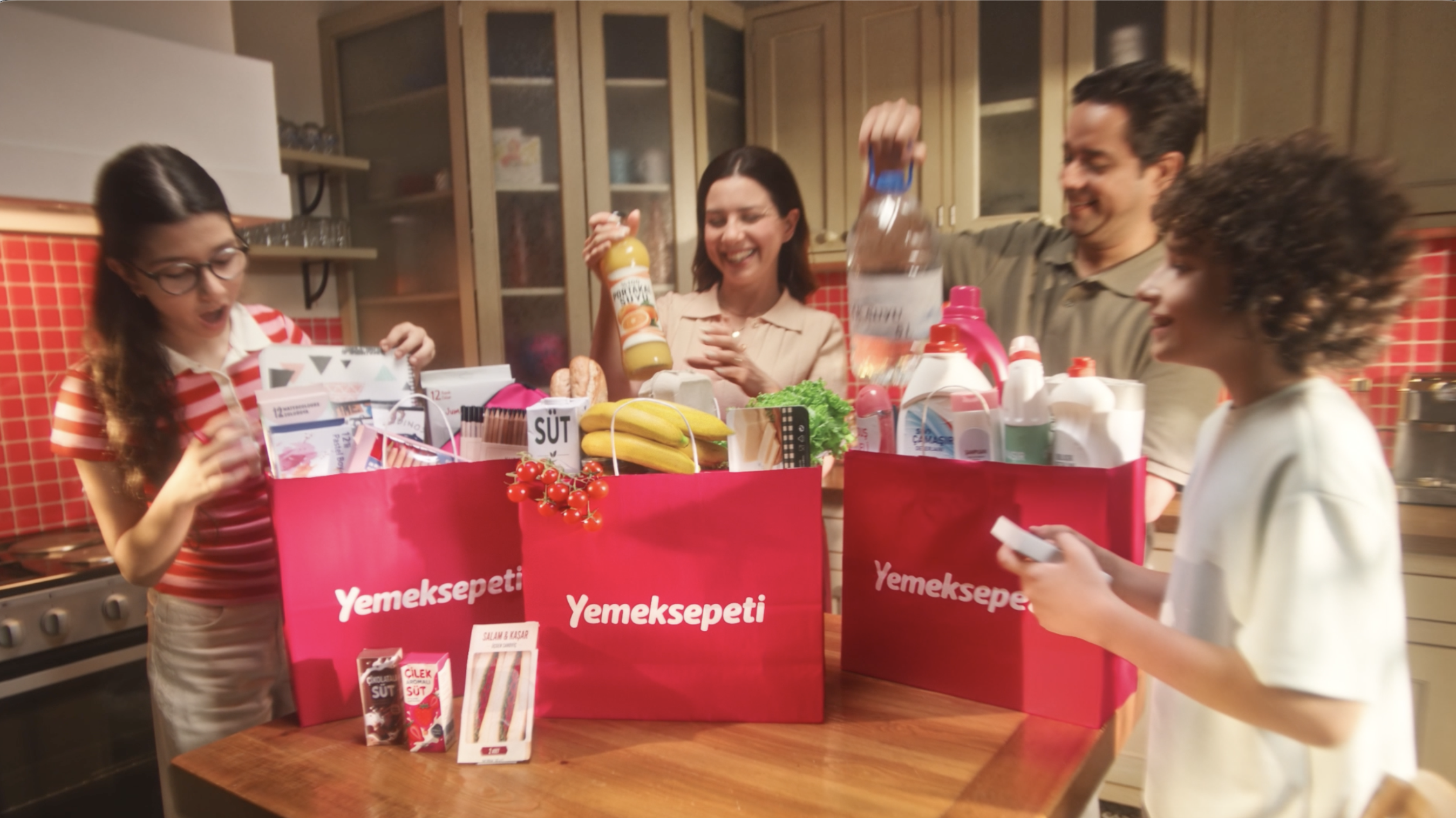 Yemeksepeti’nden Şehre Dönüş Kampanyası: Marketten Kırtasiyeye İhtiyaçlar Yüzde 50’ye Varan İndirimle Kapıda!