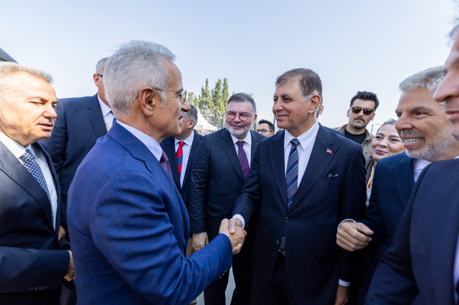 İzmir’de Dev Dijital Yatırım! Ege Bölgesi’nin En Büyük Veri Merkezi Açıldı