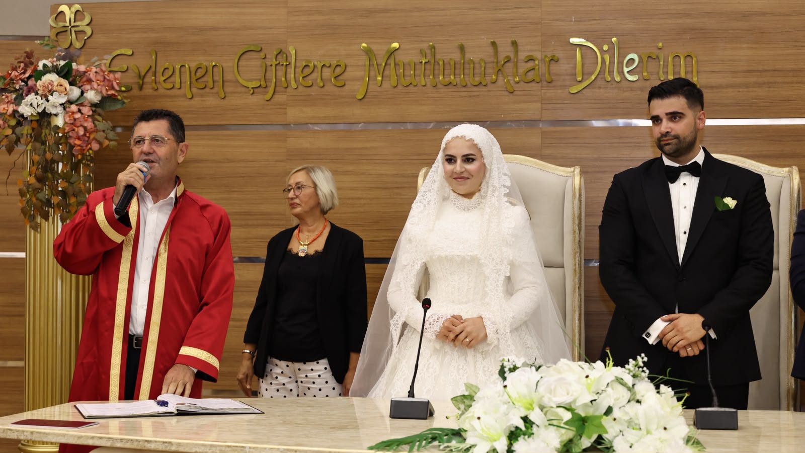Çekmeköy’de Görkemli Nikâh! Orhan Çerkez Kıydı, Dostları Yalçın Demirkol’u Yalnız Bırakmadı