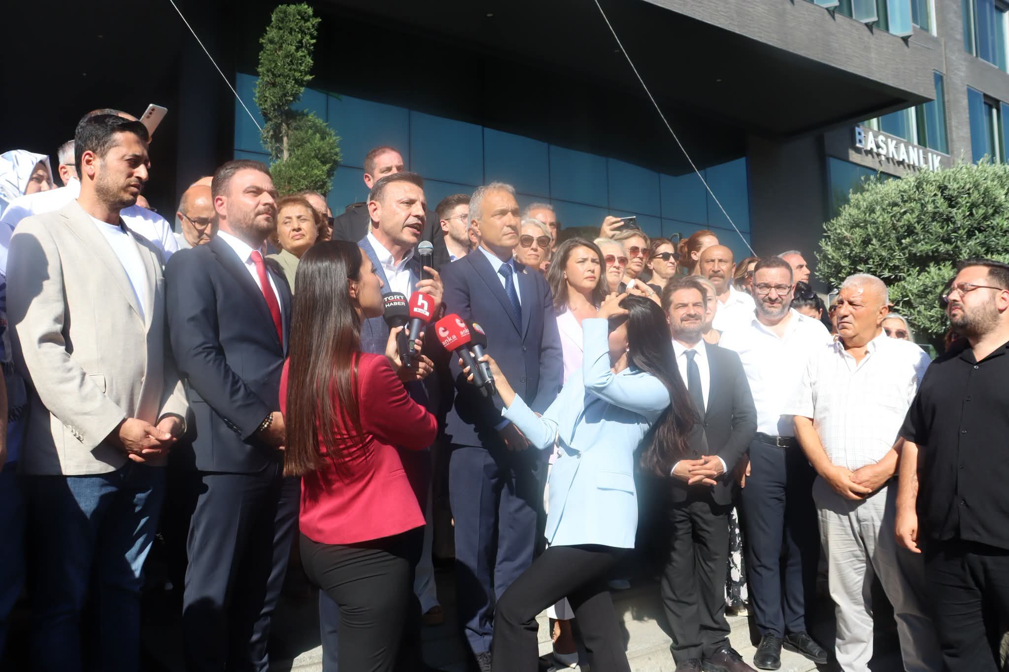 Özgür Çelik’ten Üsküdar Belediyesi seçiminde sert sözler: “AK Parti kazanmadı, savcılar ve İstanbul Valisi kazandı”