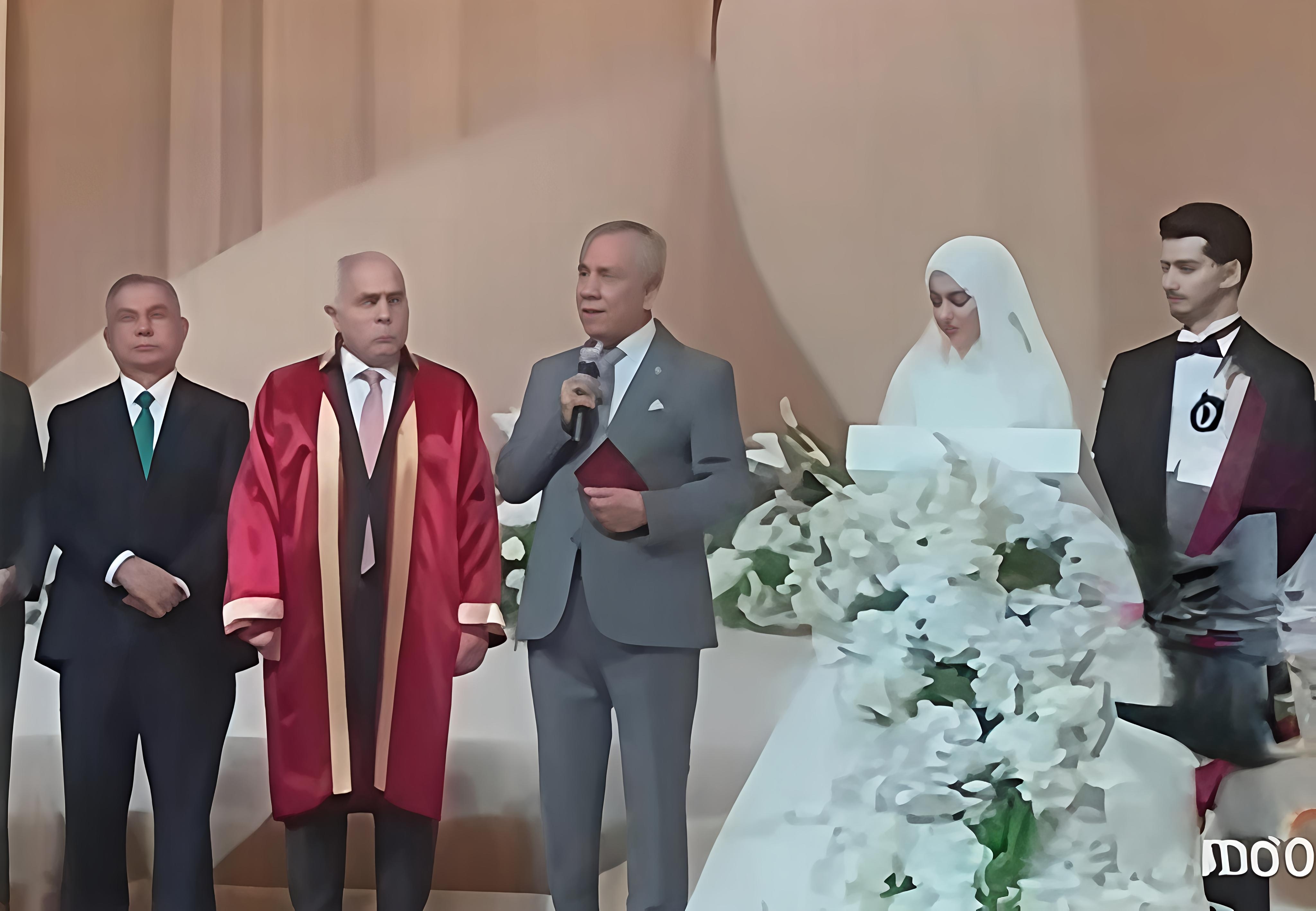Bülent Arınç’tan Davutoğlu’na Övgü, Gökçek’e “Sakız” Tepkisi: “Utanarak İzledim”