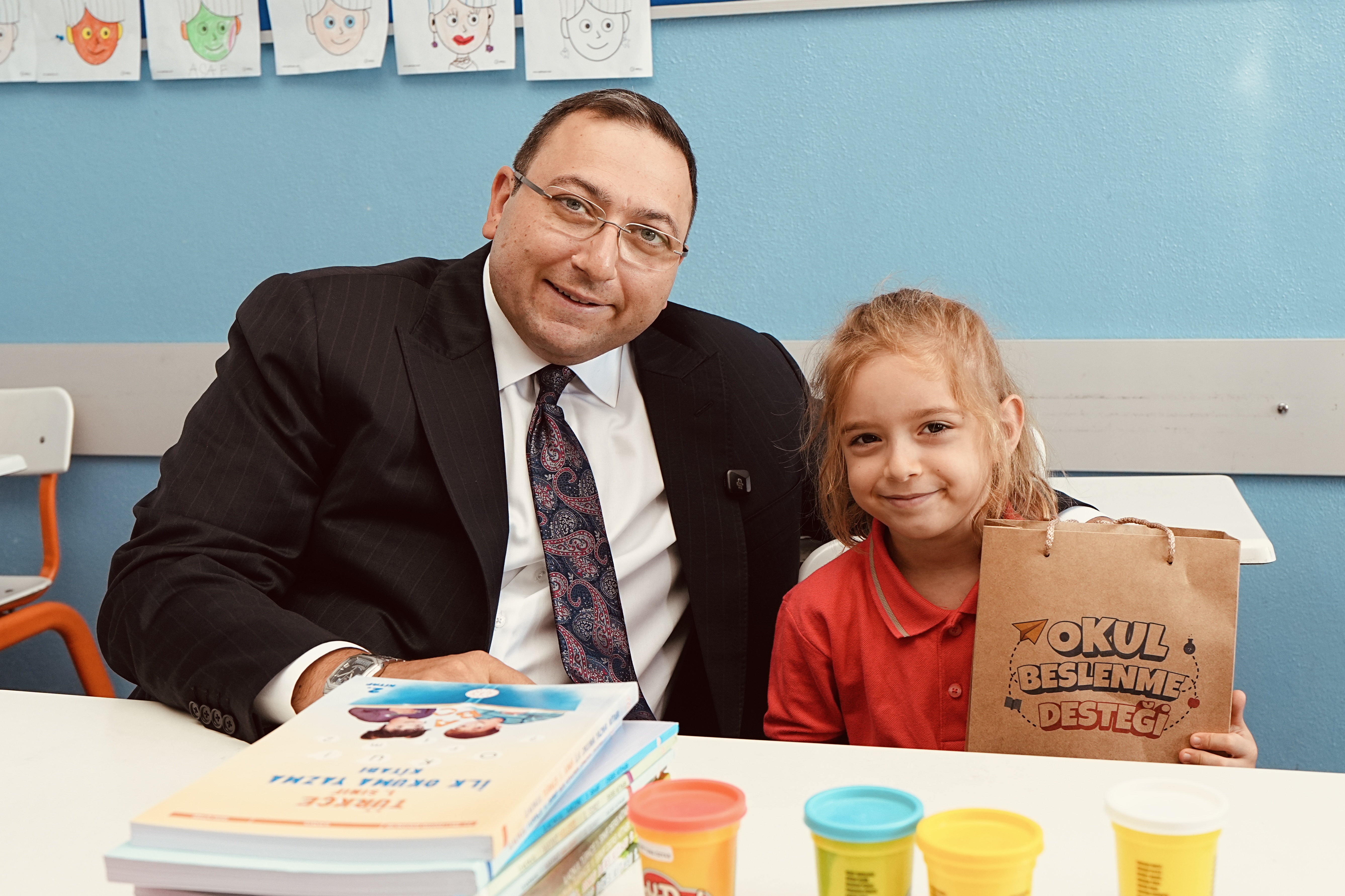 ÜSKÜDAR’DA YENİ EĞİTİM DÖNEMİNİN İLK DERS ZİLİ ÇALDI