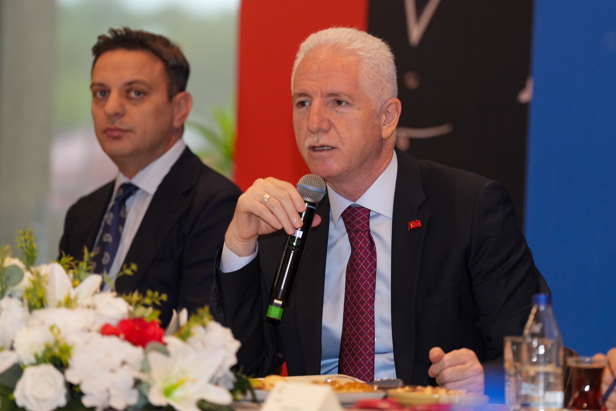 İstanbul Valisi Davut Gül Başkanlığında Çekmeköy Muhtarlar Toplantısı Gerçekleştirildi
