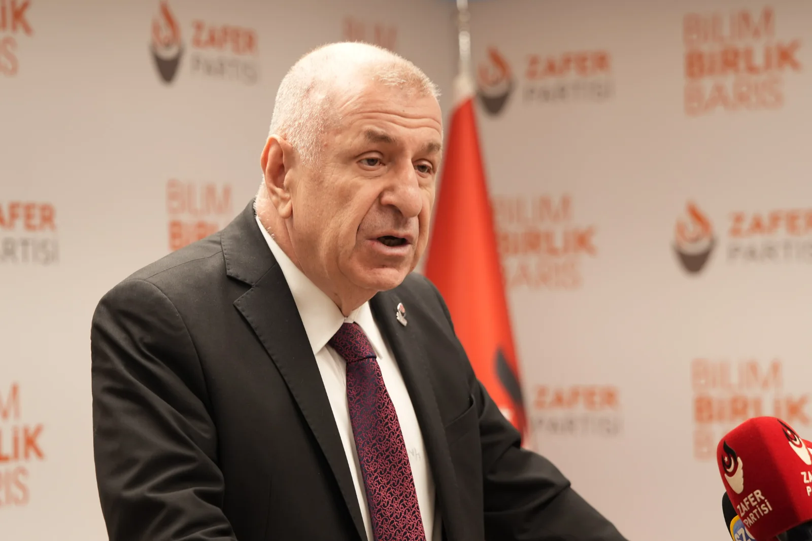 Ümit Özdağ’dan Okul Saldırılarına Dikkat Çeken Uyarı: “Daha Kapsamlı Önlem Paketi Gerekiyor”
