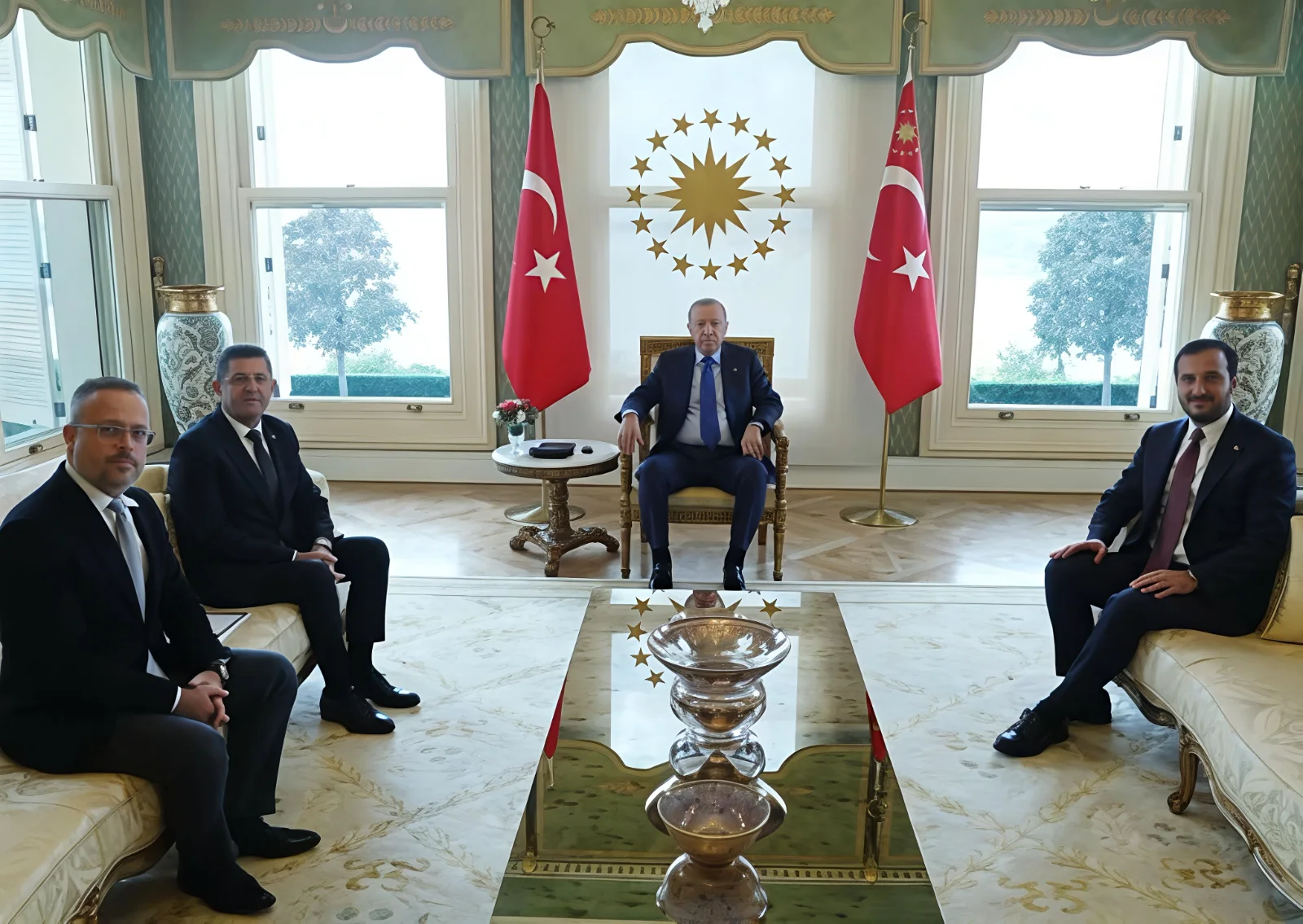 Cumhurbaşkanı Erdoğan, Çekmeköy Belediye Başkanı Orhan Çerkez’i kabul etti Vahdettin Köşkü’nde önemli buluşma