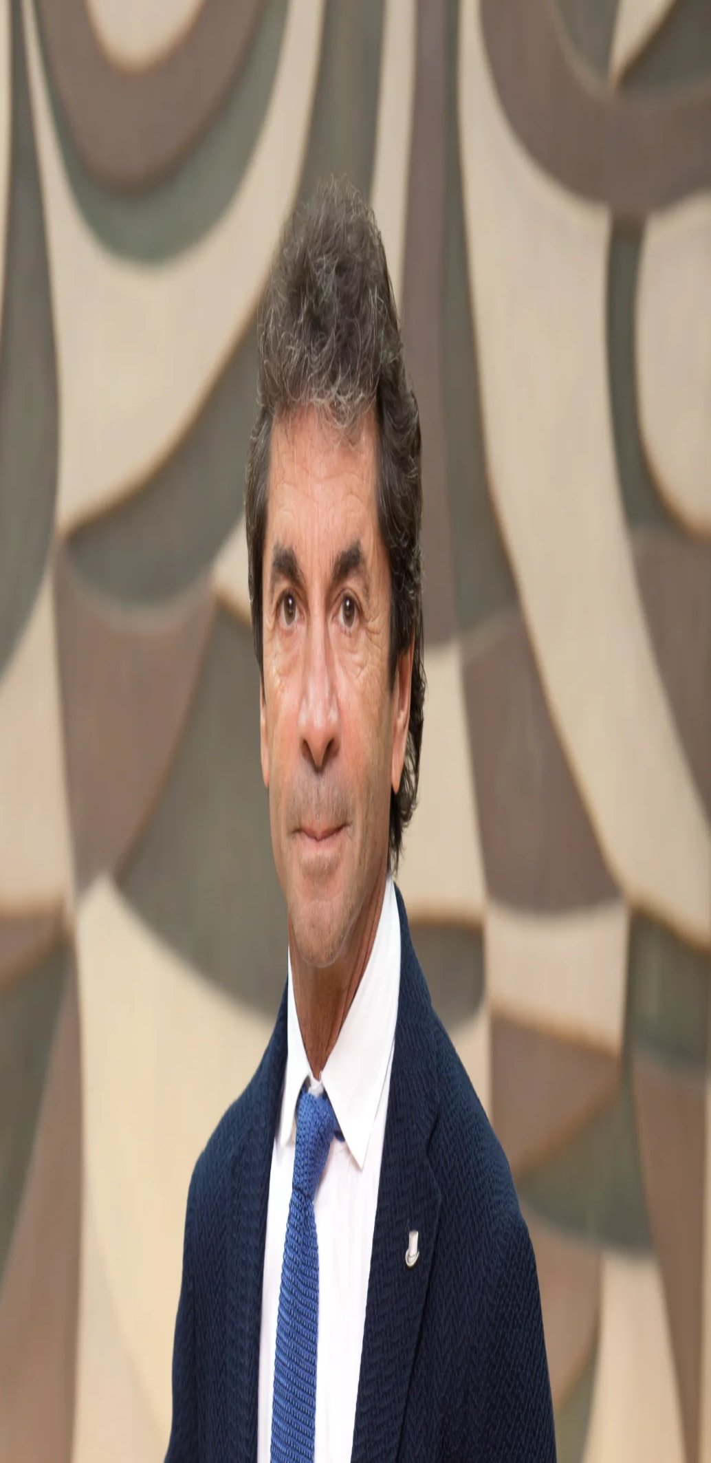 Macron’dan Cem Hakko’ya Teşekkür Mektubu: Vakko’nun Zarafet Anlayışına Özel Takdir